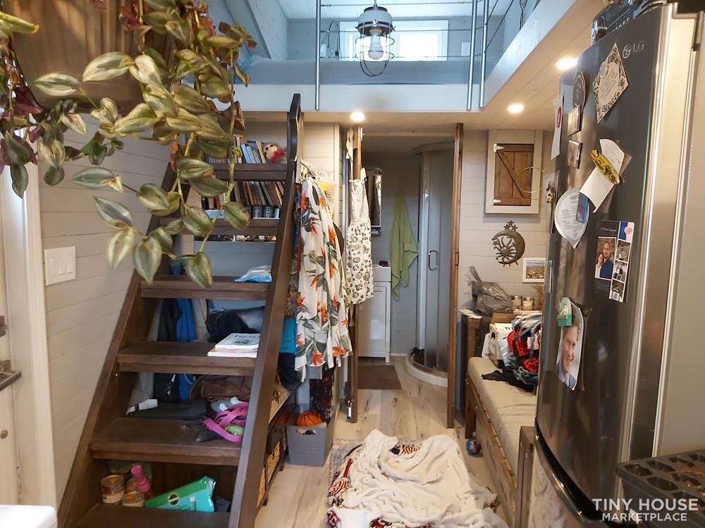 Lovely tiny home on wheels - Image 4 Thumbnail
