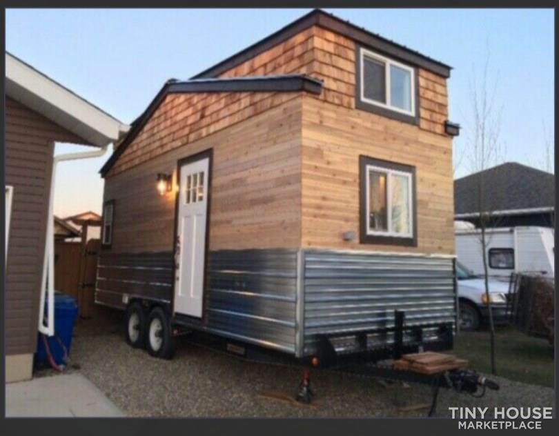 Lovely tiny home on wheels - Image 1 Thumbnail