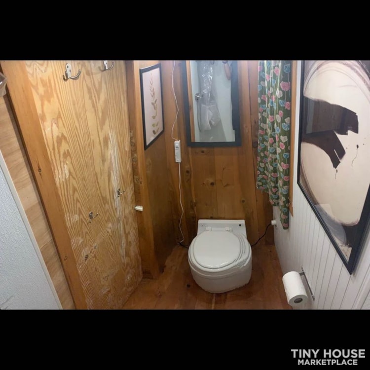 Lovingly Maintained Fencl Tiny House - Image 4 Thumbnail