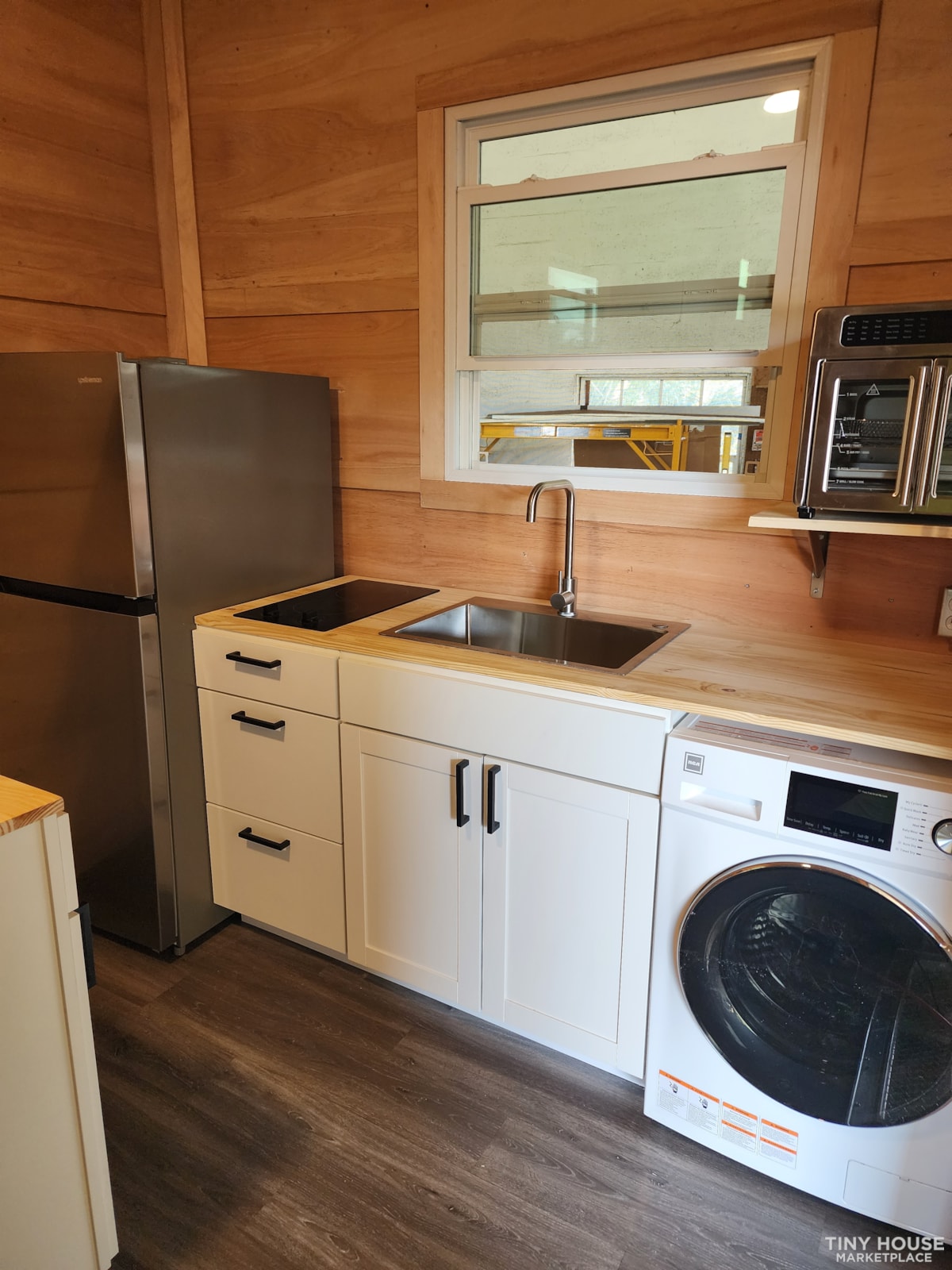 UNIQUE 246 sq.ft. Tiny Home 100% Road Legal - Image 3 Thumbnail