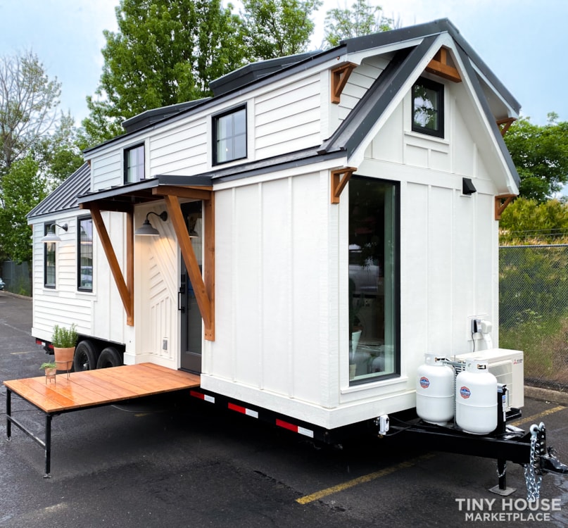 Luxe Tru Form Tiny Home For Sale Now - Image 4 Thumbnail
