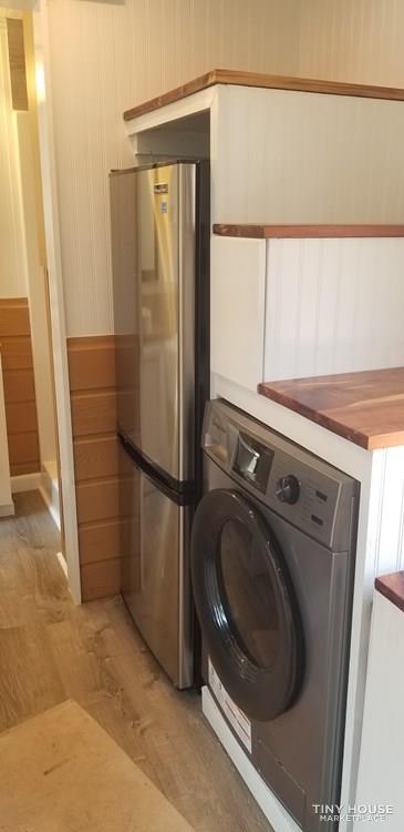 Luxurious Custom Farm Tiny House  - Image 4 Thumbnail