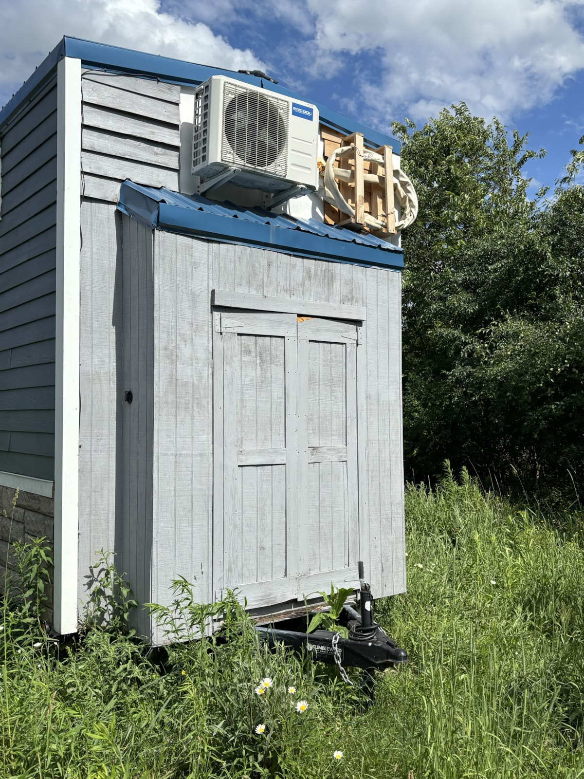 Luxurious Custom Tiny House - Image 2 Thumbnail