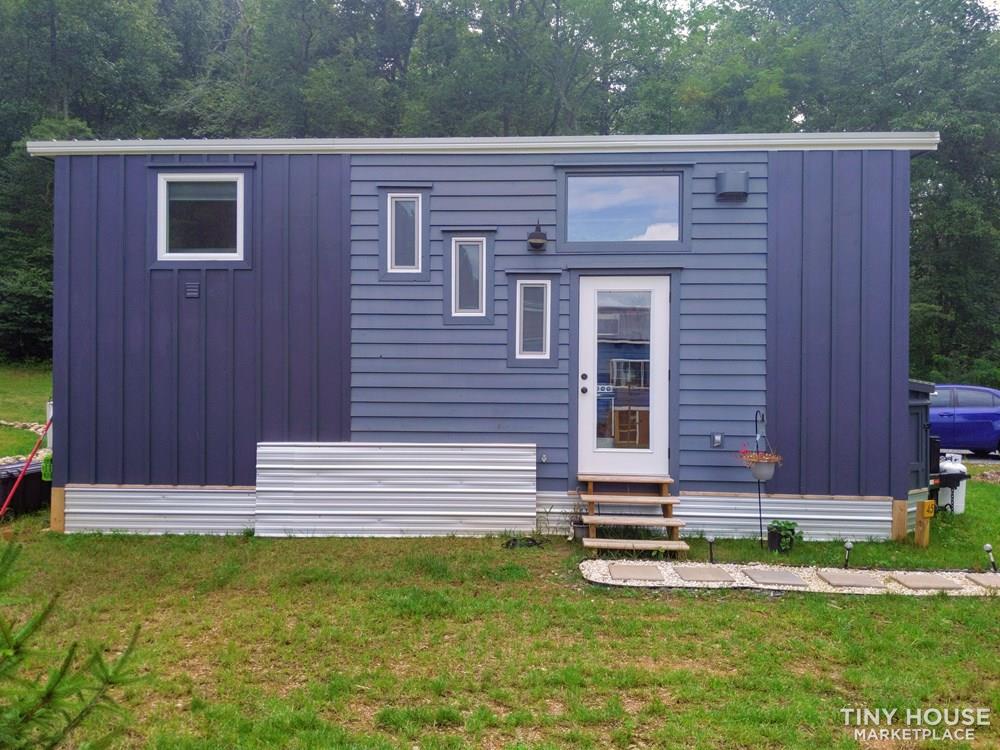 Luxurious & Modern 28' Tiny House! - Image 2 Thumbnail