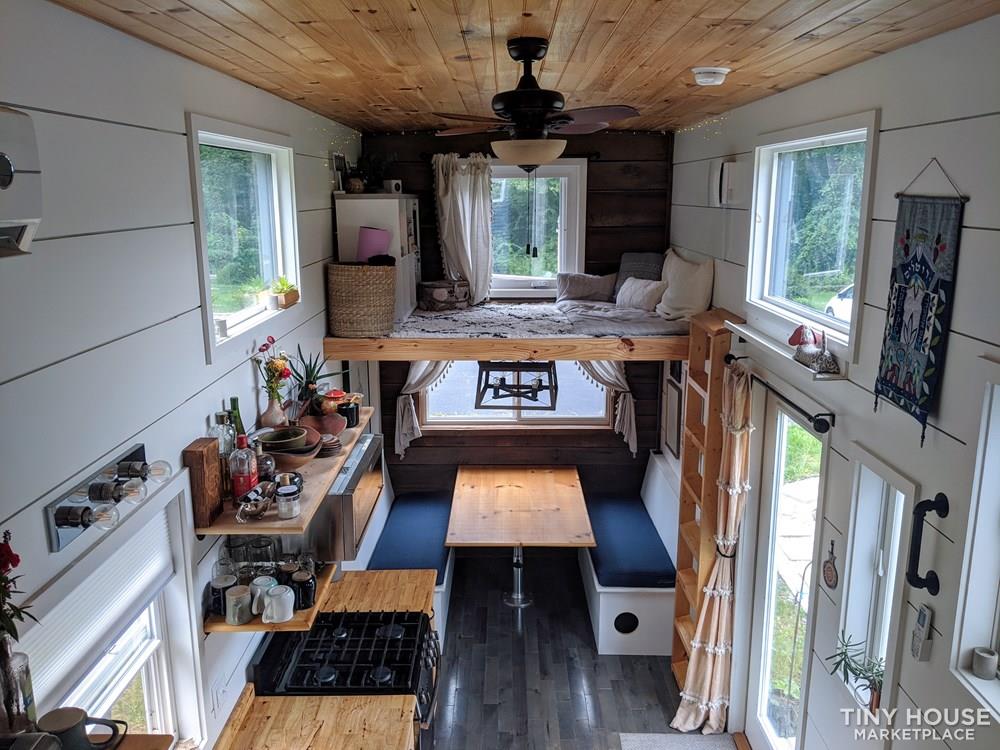 Luxurious & Modern 28' Tiny House! - Image 4 Thumbnail