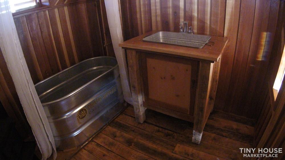 Luxurious Off Grid Tiny House Bath - Image 3 Thumbnail
