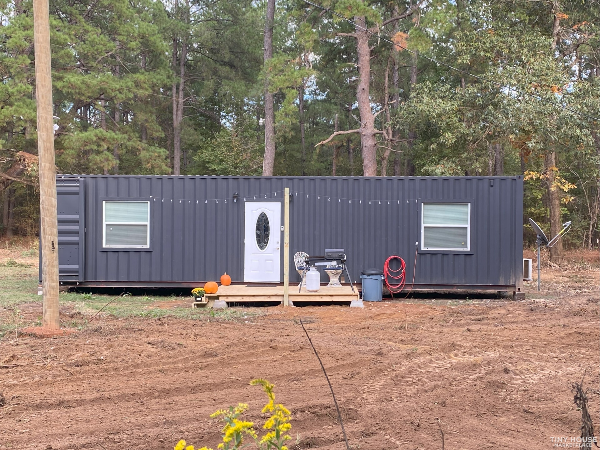 Luxurious Shipping Container Tiny Home - Your Stylish Minimalist Retreat - Image 1 Thumbnail