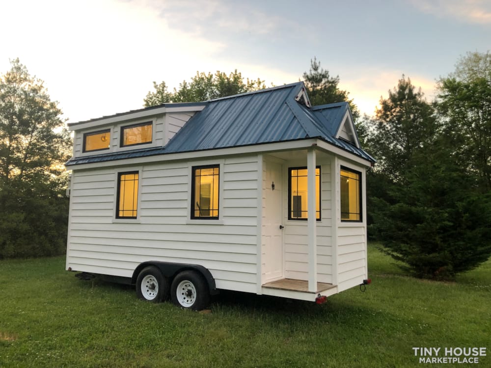 Custom Built Luxury 18' Tiny Home - Image 1 Thumbnail
