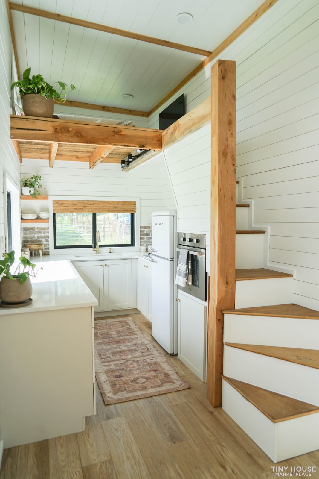 Luxury Light and Airy Tiny House - Tennessee - Image 3 Thumbnail