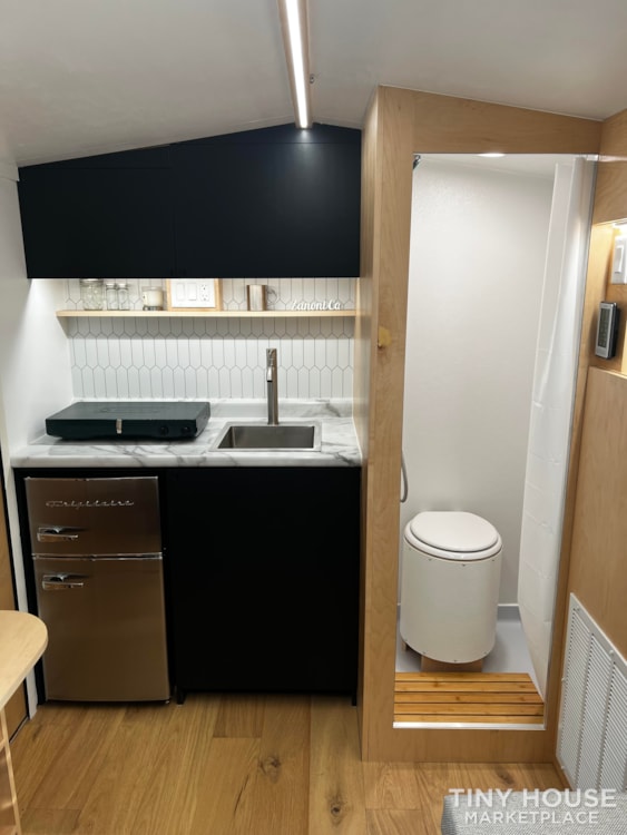 Luxury Light Weight Micro Tiny House Home Office - Image 2 Thumbnail