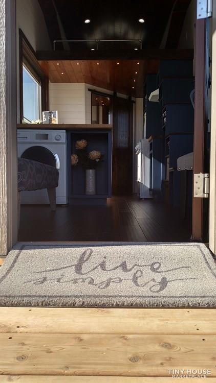 Luxury Living in a Tiny House - Image 2 Thumbnail