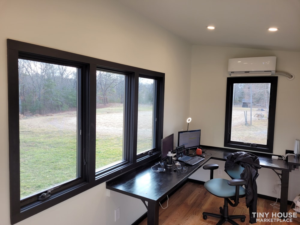 Luxury Mobile Home Office Suite - Image 4 Thumbnail