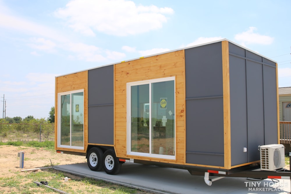 Luxury Modern Tiny House On Wheels 24x8'6" - Image 1 Thumbnail