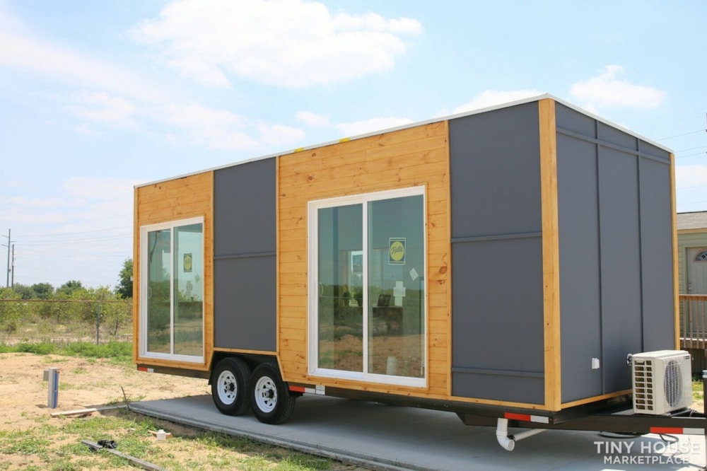 Luxury Modern Tiny House On Wheels 24x8'6" - Image 1 Thumbnail