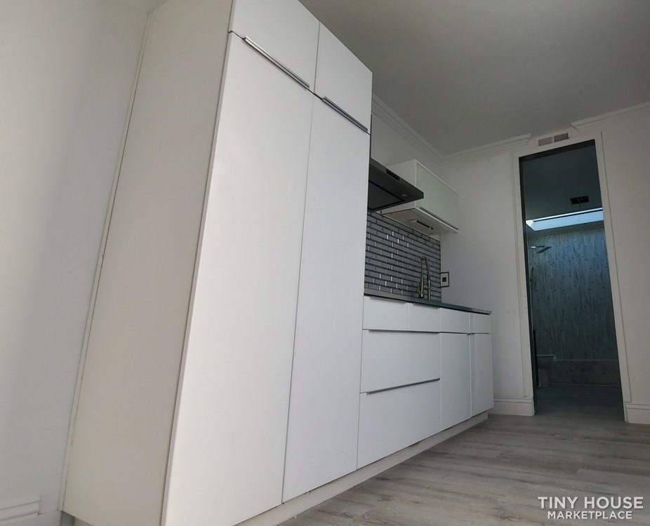 Luxury Penthouse.   ** Price Reduced** - Image 2 Thumbnail