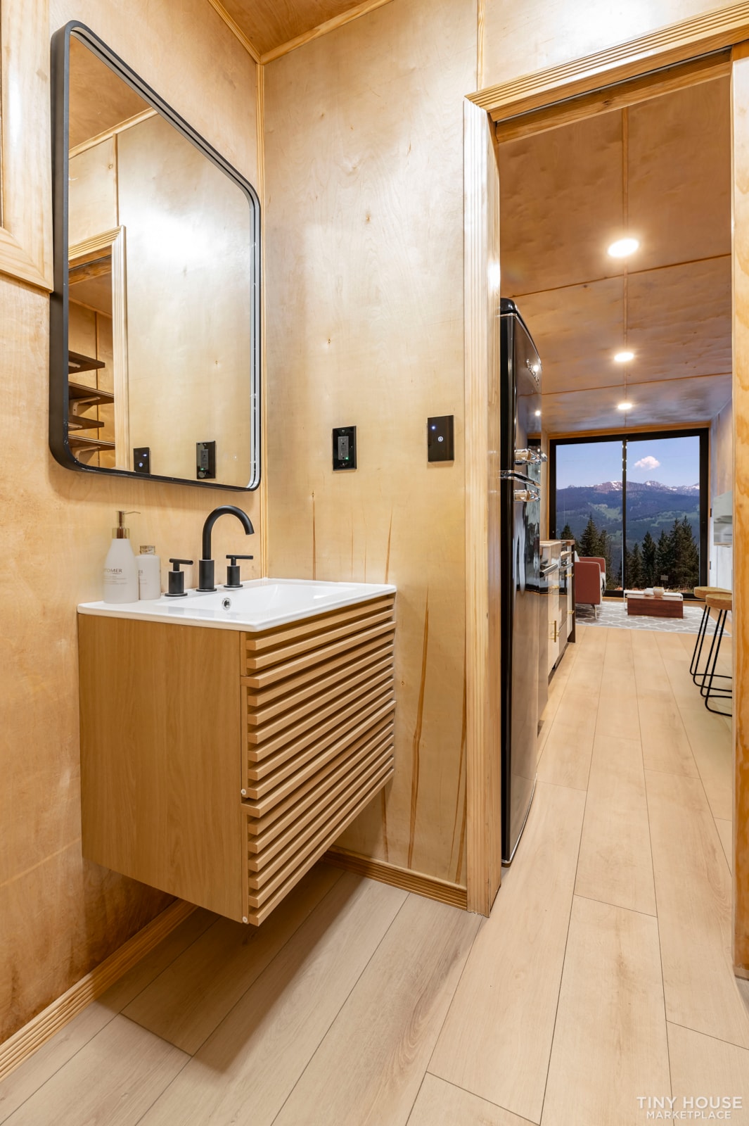 40 ft. LUXURY SHIPPING CONTAINER HOME FOR SALE - Image 2 Thumbnail