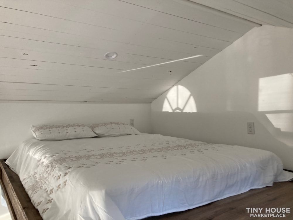 Luxury Tiny Home - Image 3 Thumbnail