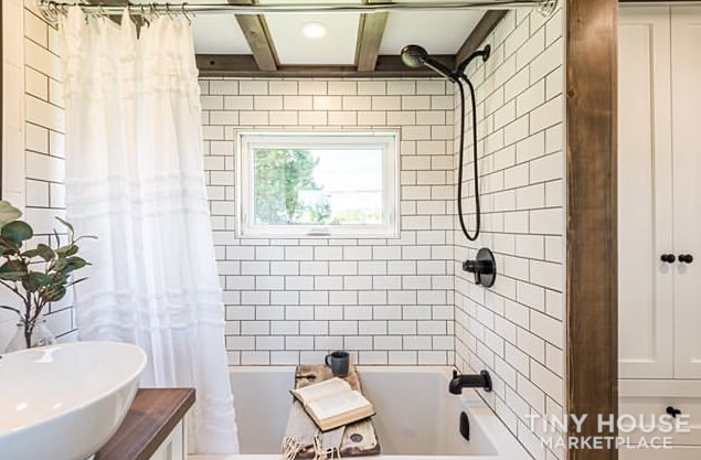 Luxury tiny home for sale  - Image 2 Thumbnail