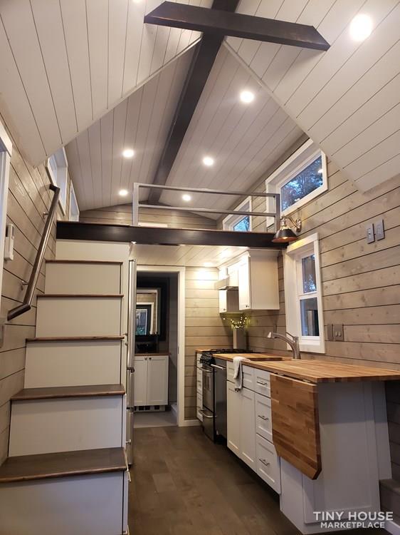 Luxury Tiny House - Image 4 Thumbnail