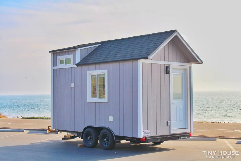 Luxury Tiny House on Wheels - Image 1 Thumbnail