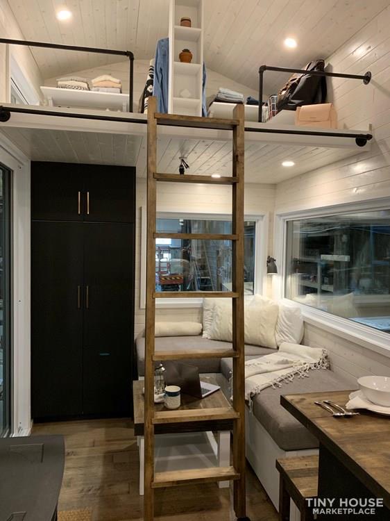 Luxury Tiny House on Wheels - Image 4 Thumbnail