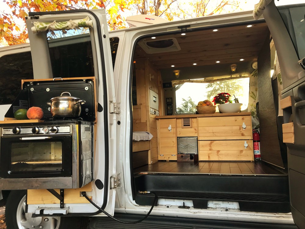 Luxury Tiny House on wheels Ford E350 XLT 5.4 Super Duty - Image 4 Thumbnail