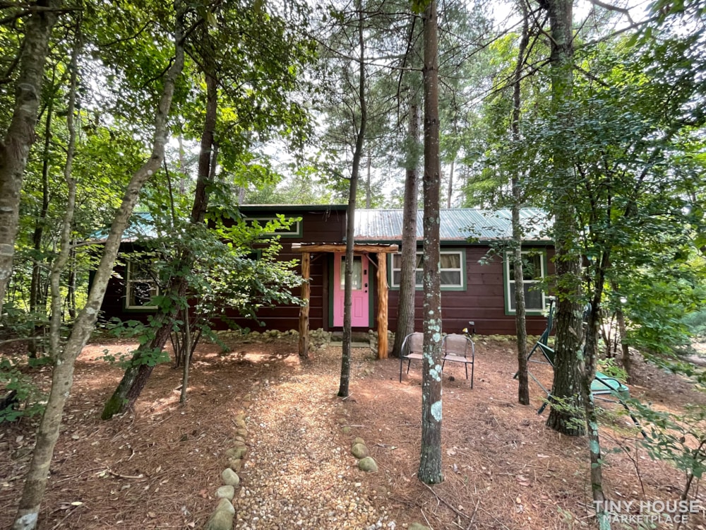 Maddy's Miracle - Luxury Log Cabin Tiny Home - Image 1 Thumbnail