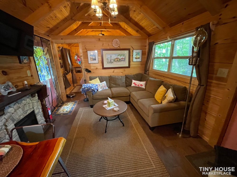 Maddy's Miracle - Luxury Log Cabin Tiny Home - Image 3 Thumbnail