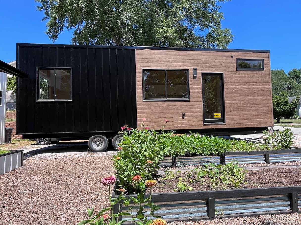 REDUCED! Single Level, Furnished, Lots of Storage - Certified - Image 2 Thumbnail