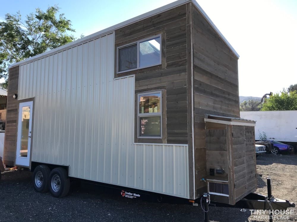 Master Craftsman custom built 24’ THOW 