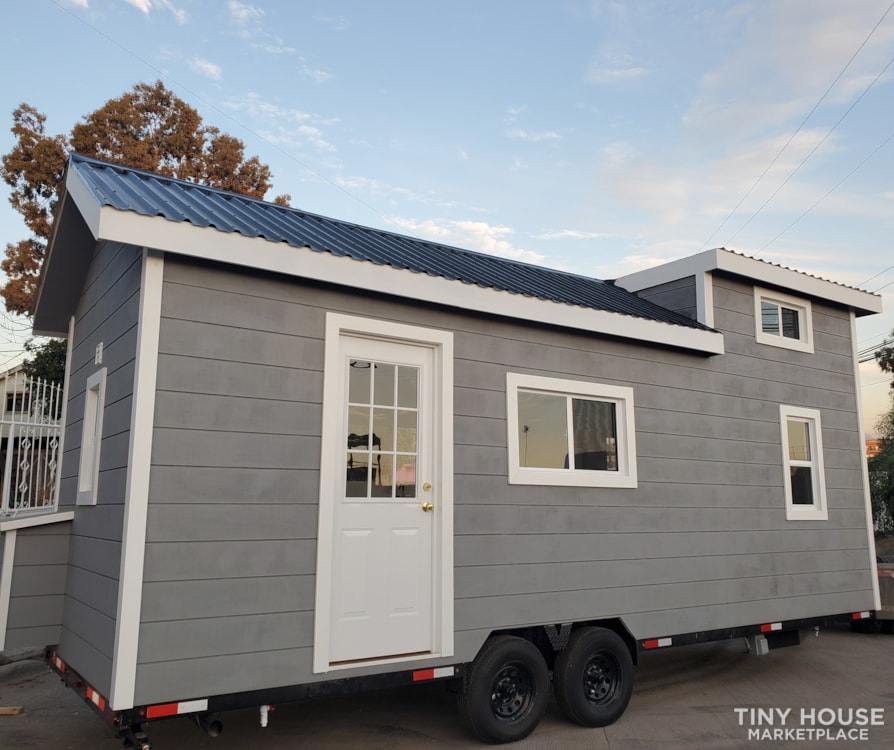 Max 24ft Tiny Home on Wheels  - Image 1 Thumbnail