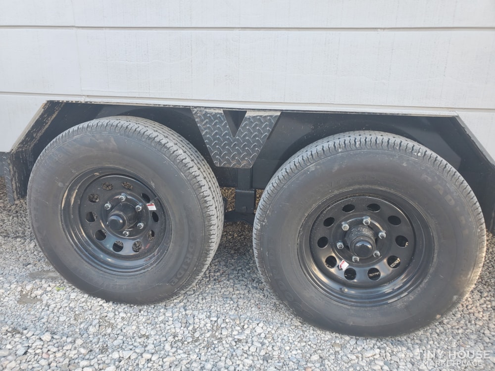 Max 24ft Tiny Home on Wheels  - Image 3 Thumbnail