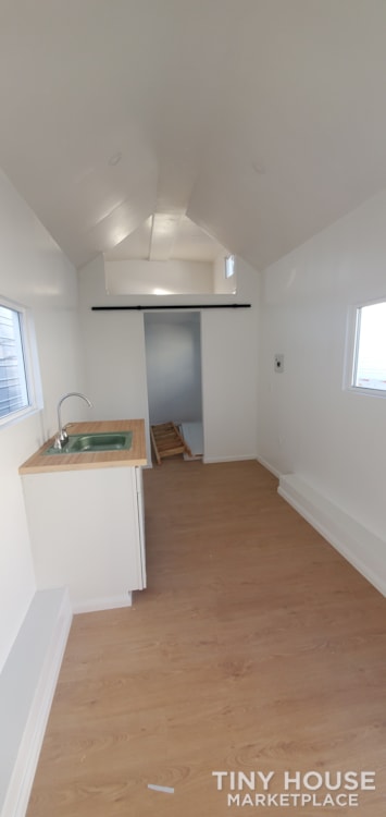 Max 24ft Tiny Home on Wheels  - Image 4 Thumbnail