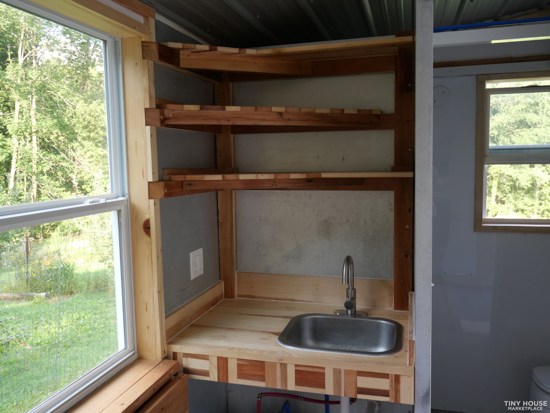 Metal 16' x 8.5' Tiny House on Wheels  - Image 4 Thumbnail