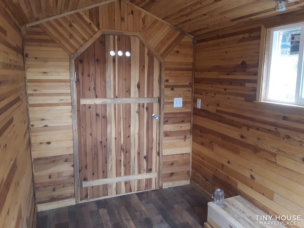 Micro Cabin custom  - Image 4 Thumbnail