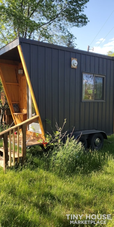Luxury Mobile Studio / Office - Image 2 Thumbnail