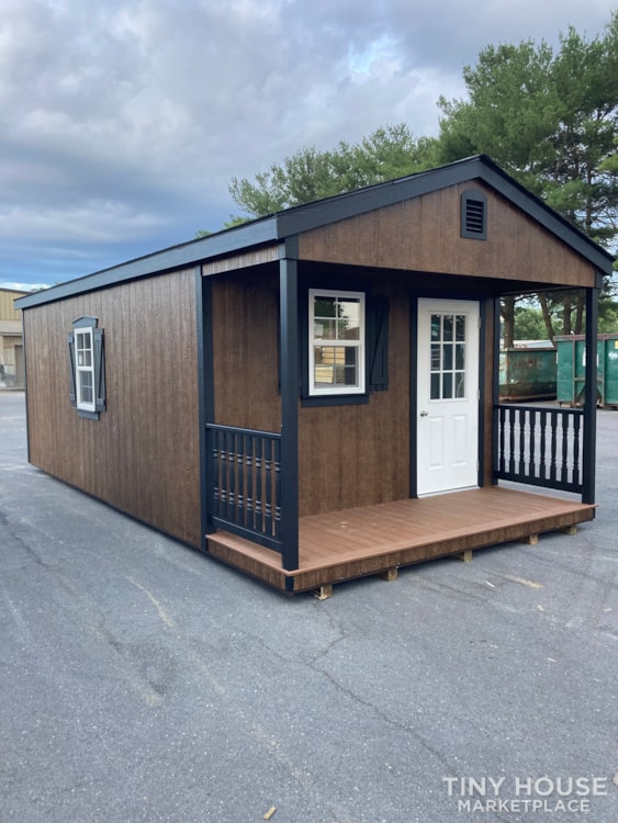 Mini Cabin For Sale - Image 1 Thumbnail