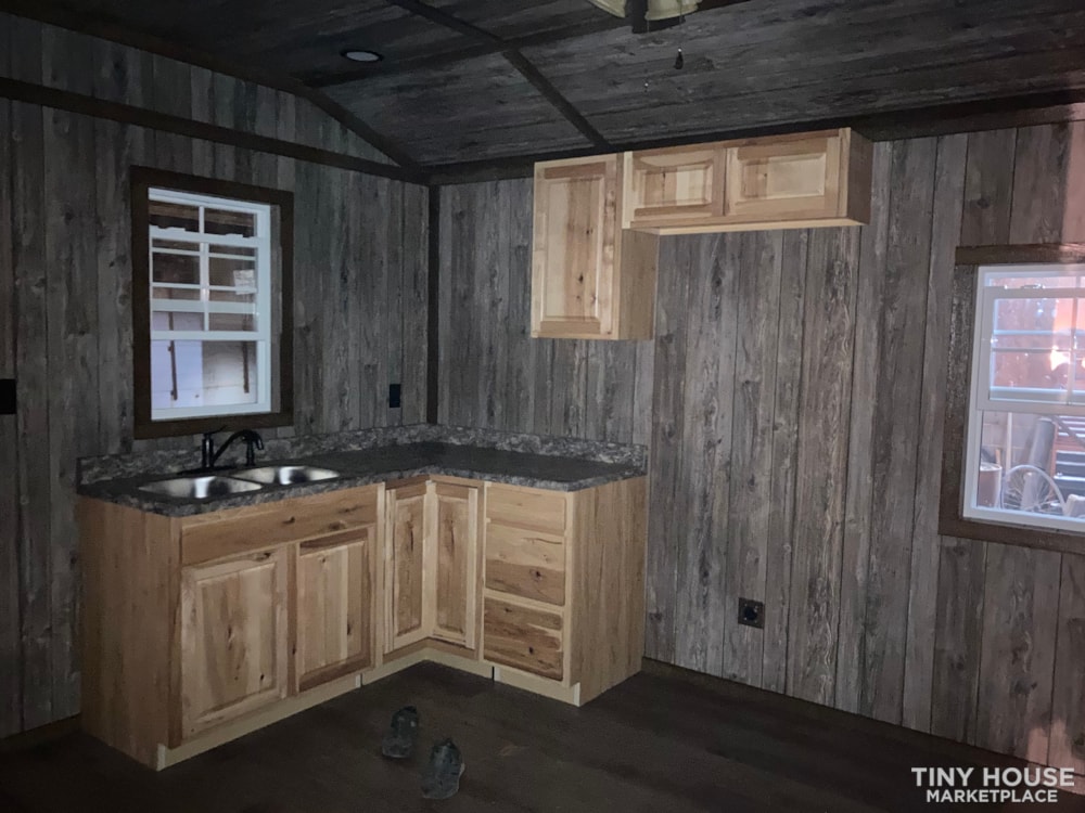 Mini Cabin For Sale - Image 3 Thumbnail