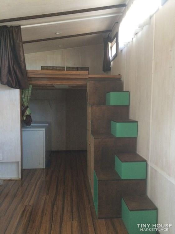Mini Mansion on Wheels - Image 3 Thumbnail