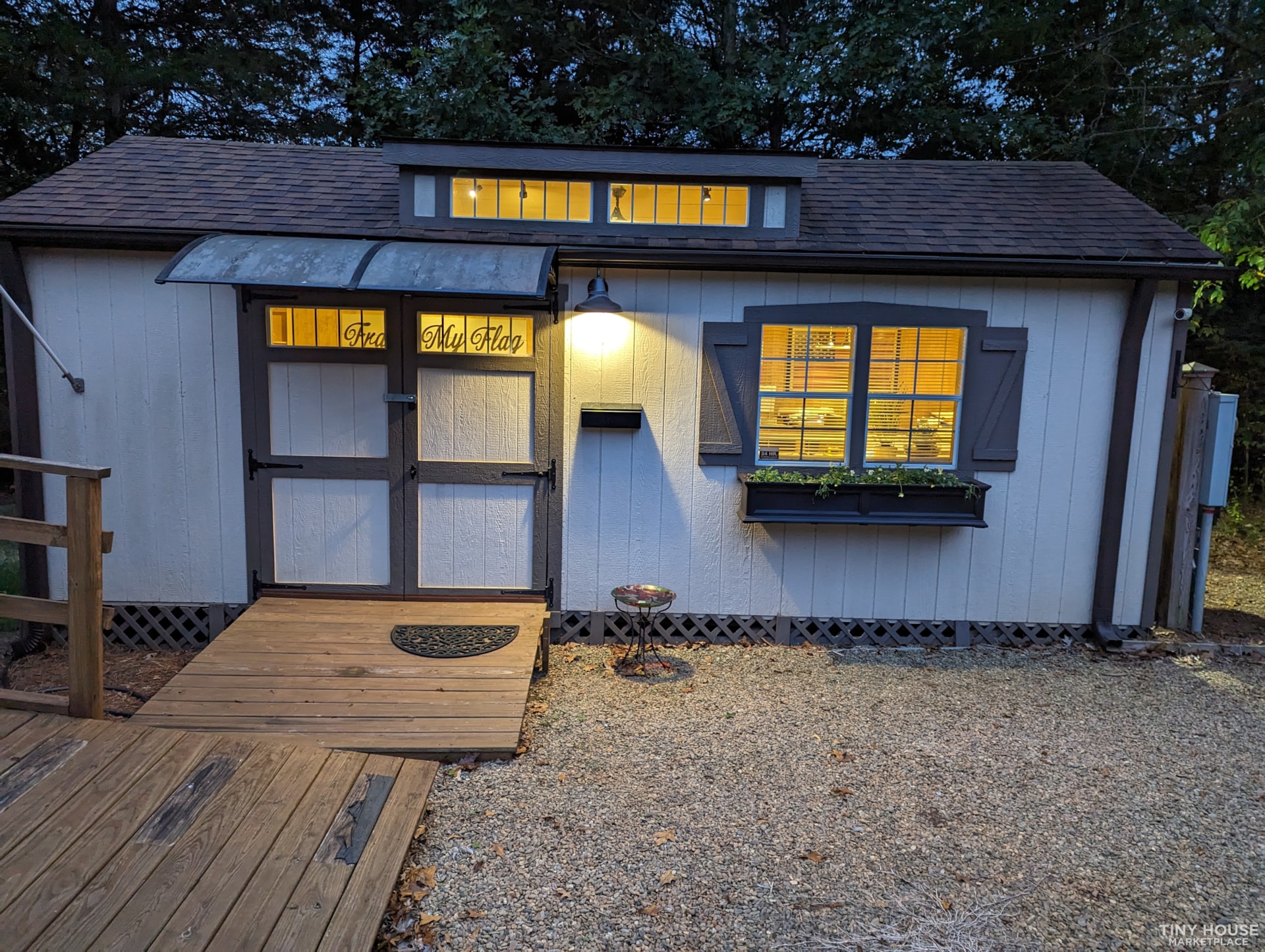 For Sale - Custom Built - 4 Year Old Mini-Home/Studio/Office/Shop - Image 2 Thumbnail
