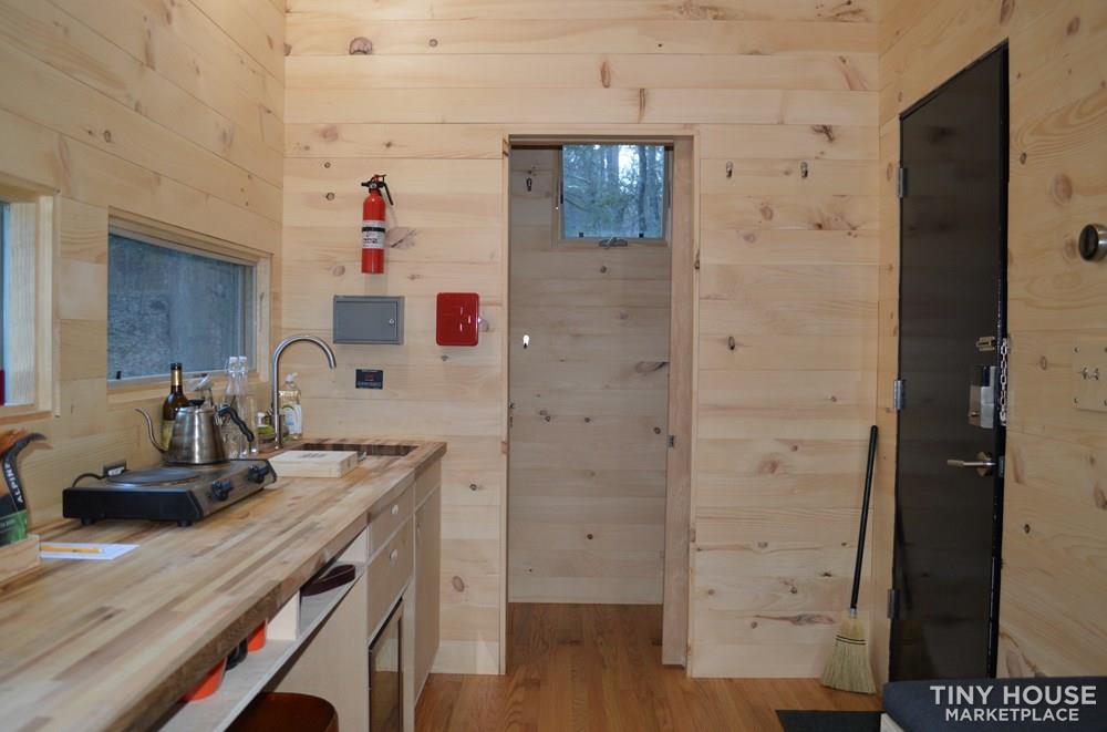 Minimalist Tiny House on Wheels in New York - Image 4 Thumbnail