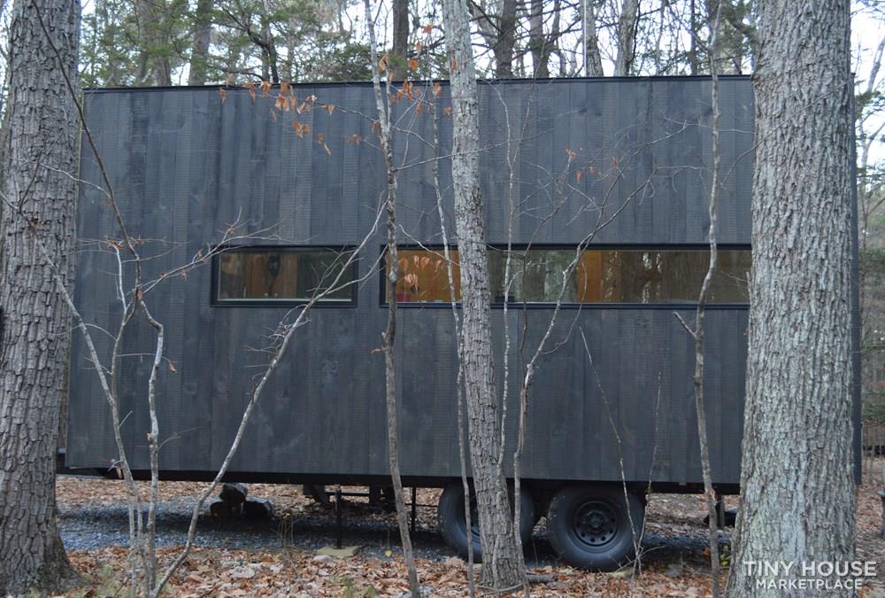 Minimalist Tiny House on Wheels in New York - Image 6 Thumbnail