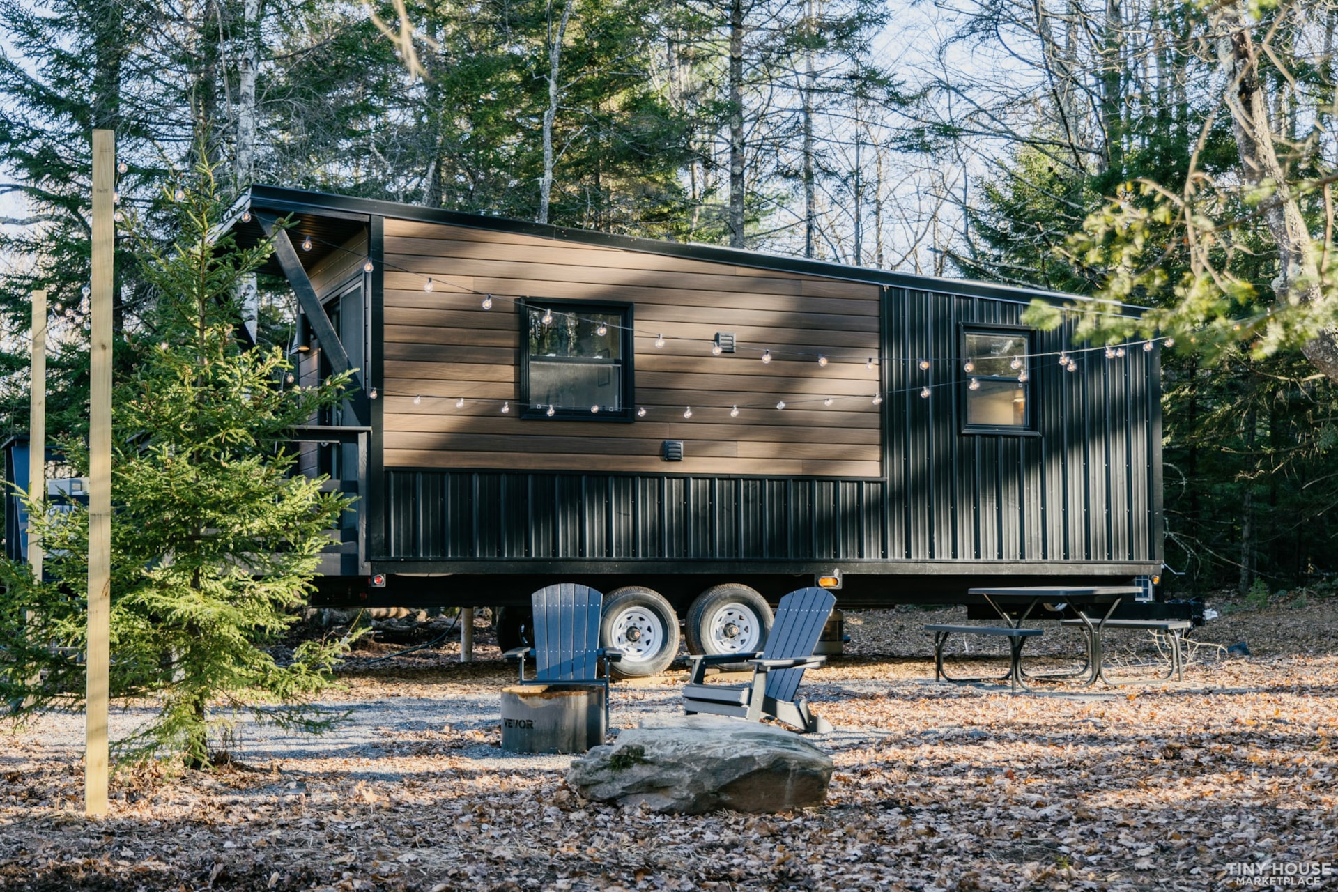 MINIMALISTE NOMAD - LIKE NEW, OFF GRID OPTION