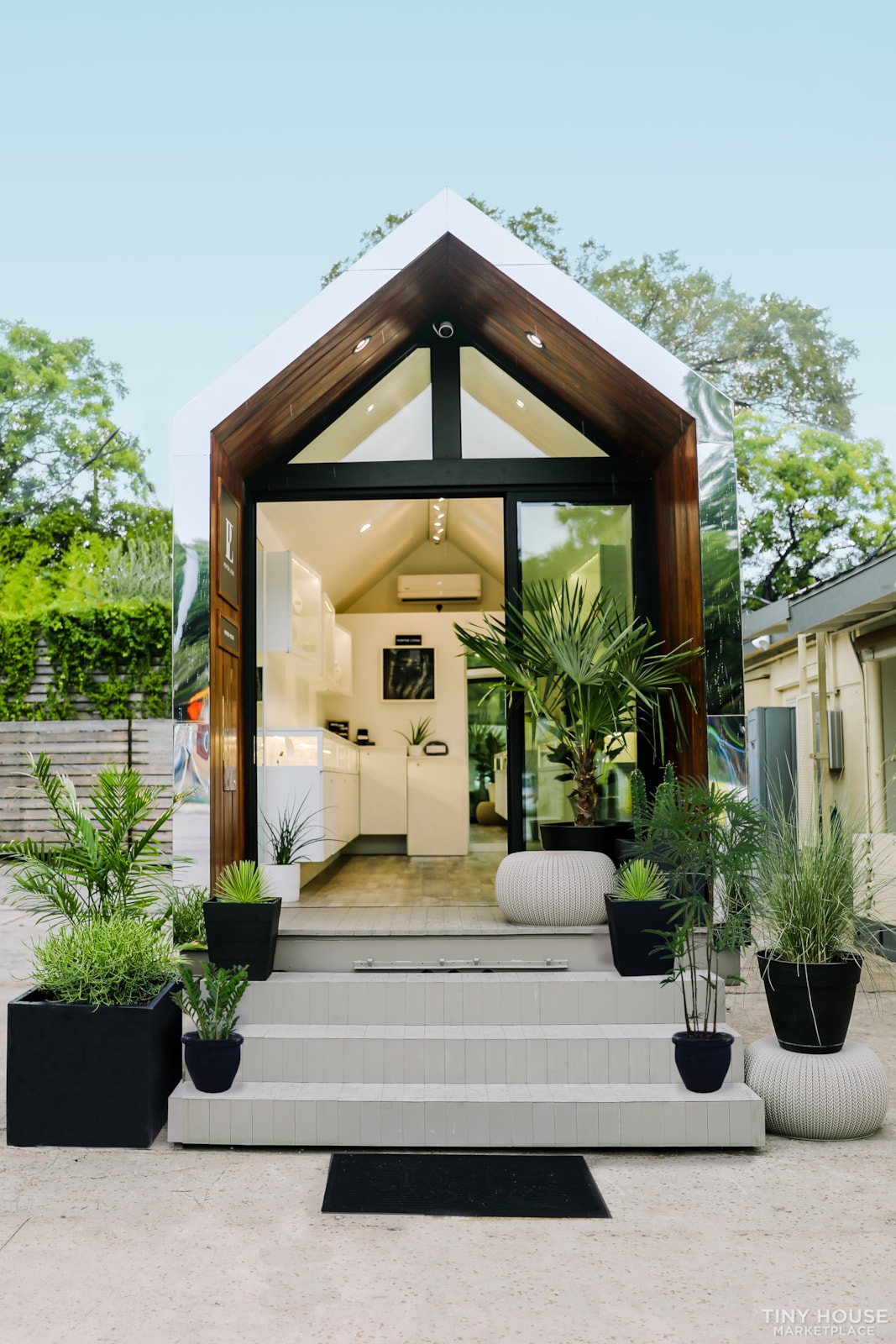 Mirror House - Image 3 Thumbnail