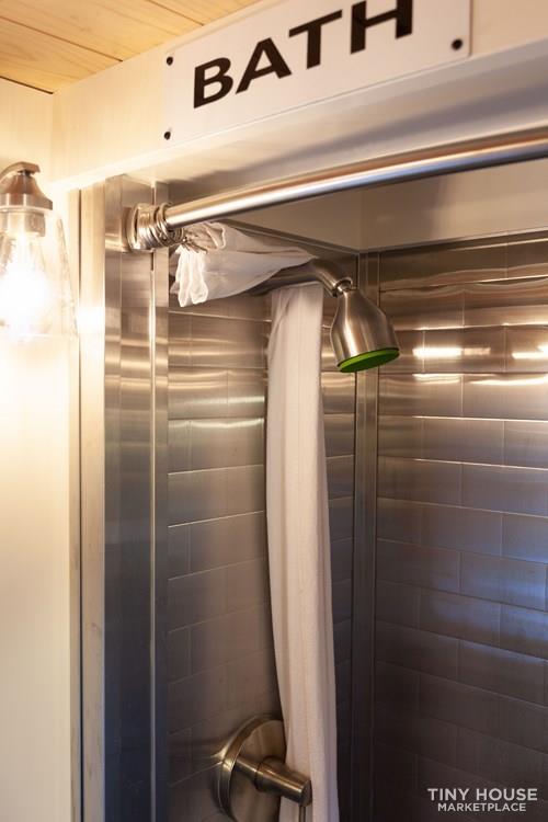 Mobile Farmhouse: Home Office, Getaway, Guest Suite or Rural Homestead - Image 3 Thumbnail