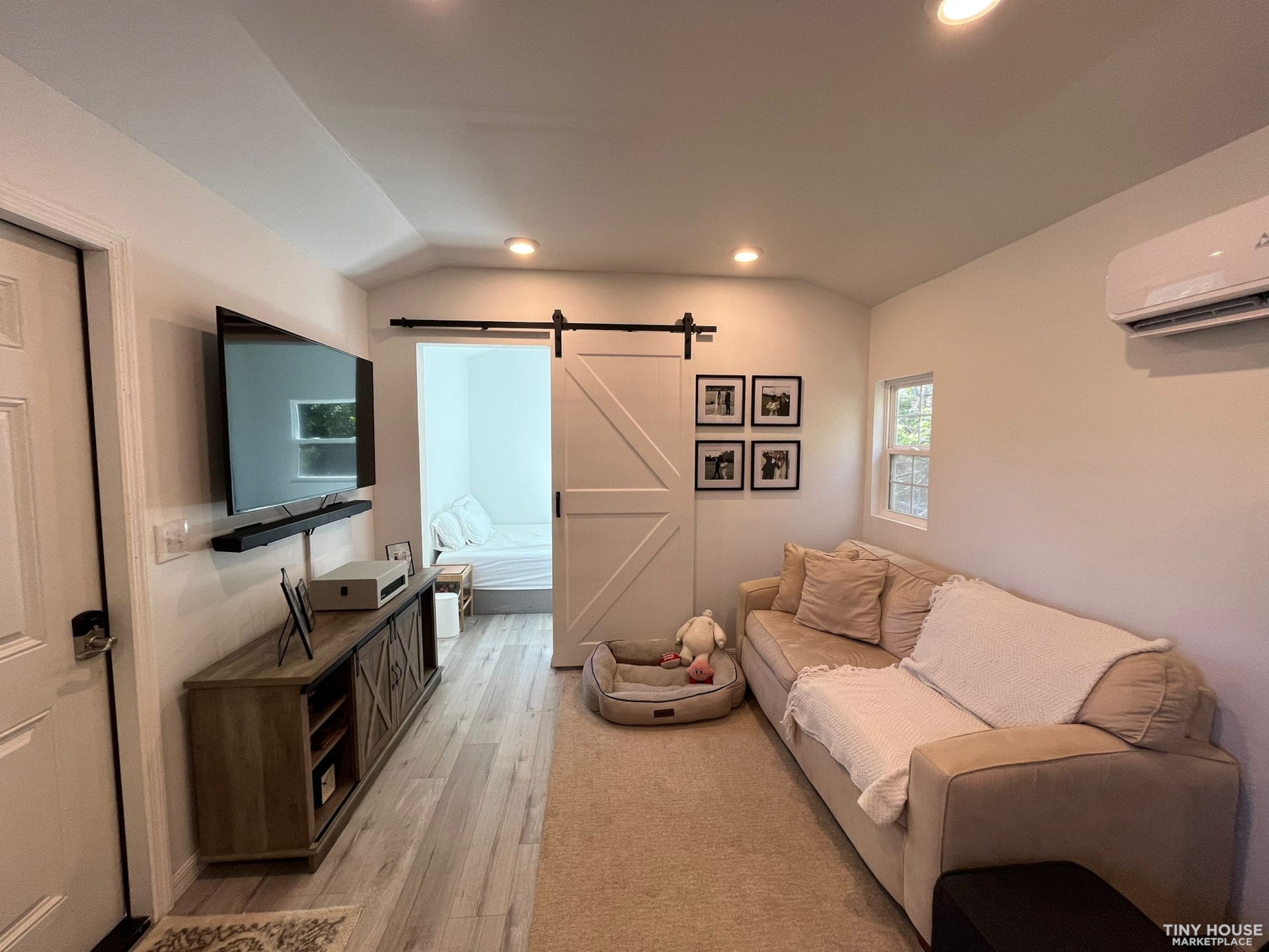 Modern 1 bed/1 bath Tiny House  - Image 4 Thumbnail