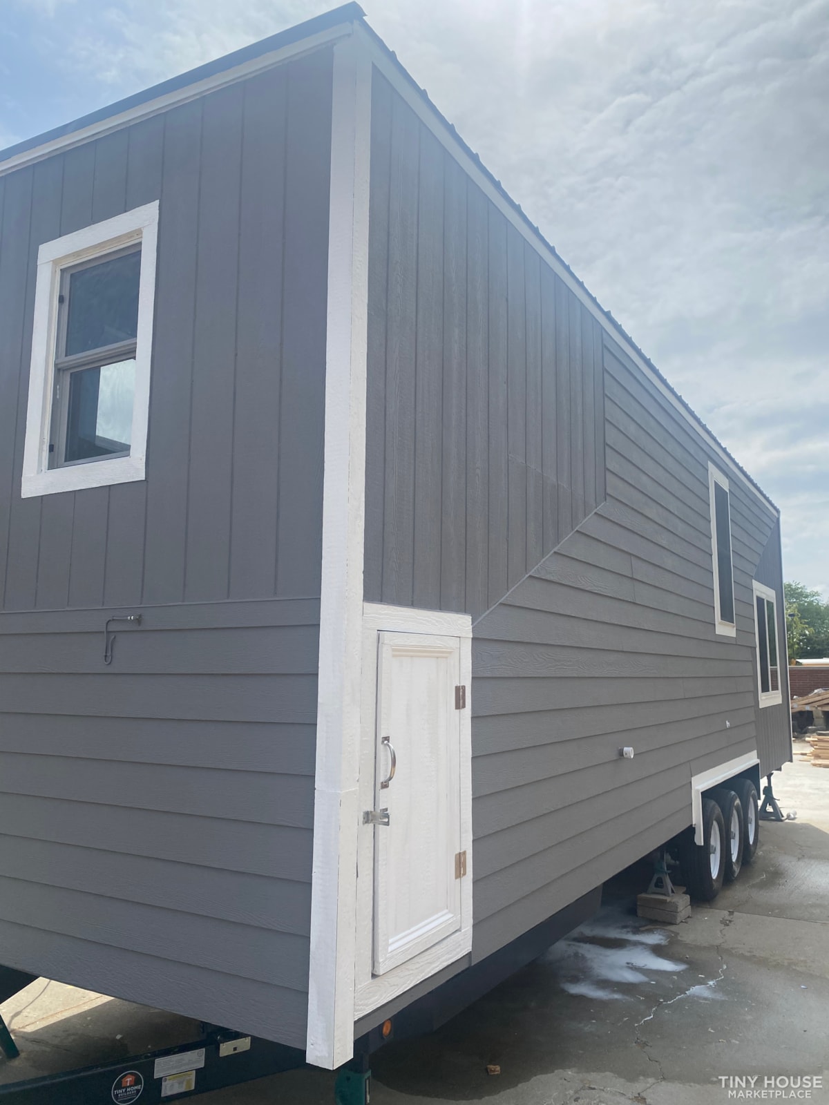 Modern 2 BR 32 ft Home w/ 2 Sleeping Lofts - Image 2 Thumbnail