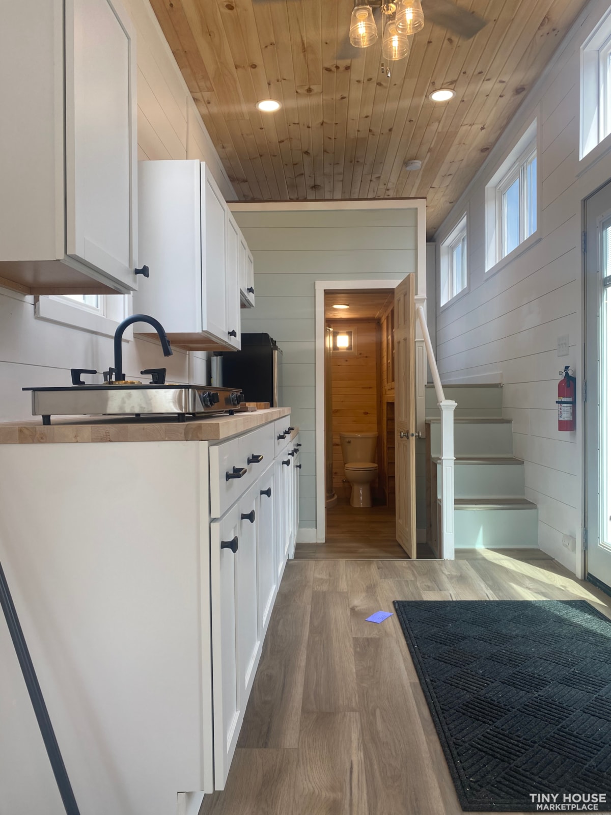 Modern 2 BR 32 ft Home w/ 2 Sleeping Lofts - Image 4 Thumbnail