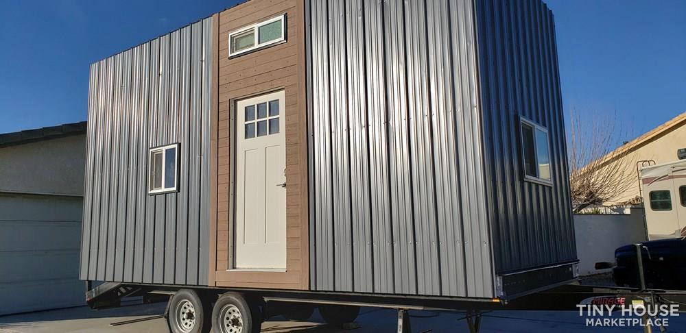 Modern 20ft tiny house shell on trailer - Image 3 Thumbnail