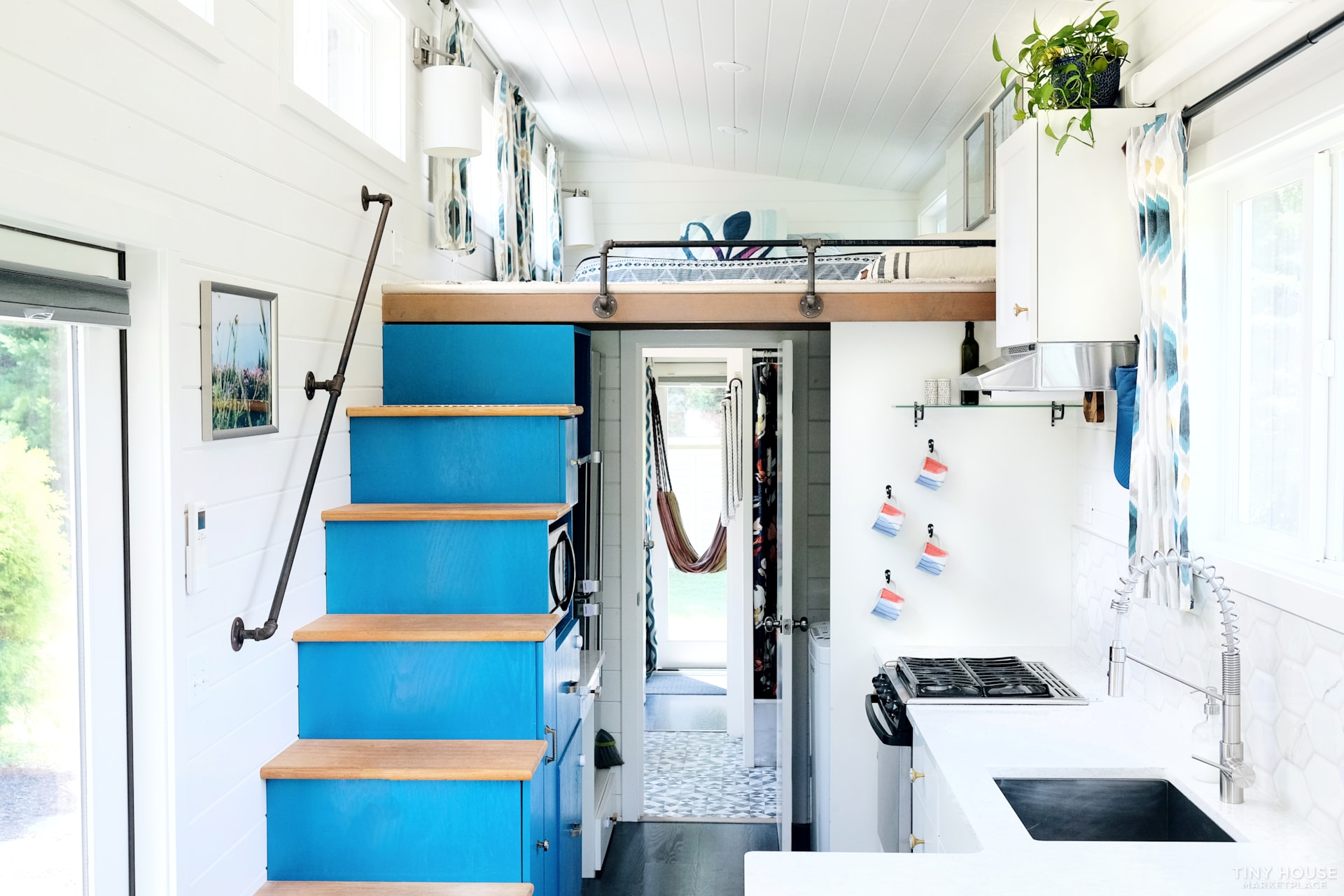 SOLD Modern 30ft Tiny House (THOW) RV Certified - Image 3 Thumbnail